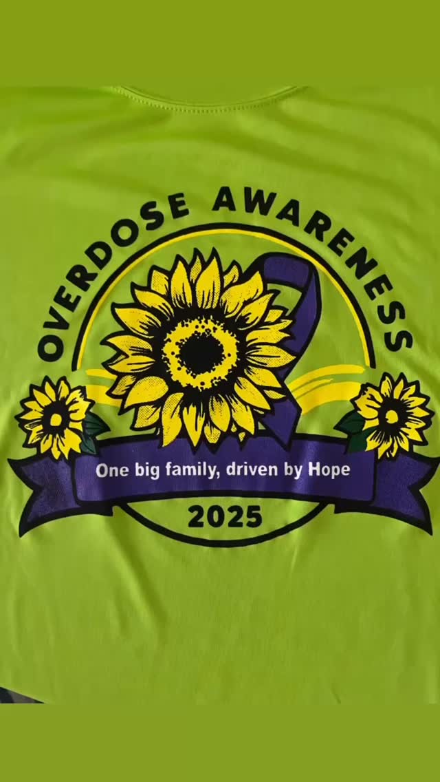🌻 Overdose Awareness 5k 🌻
💜”Together we can end the stigma and break the silence” 💚
It was an honor to run this 5k with the K2 Team! Together we dominated the morning by showing up AND finishing! There is value in ALL LIFE. One life lost is one to many ❤️🩹
#overdoseawareness #endthestigma #breakthesilence #recoveryispossible #bekind #running #5k #showup #finish #smilemore #puntagorda #florida #sunshine #fitnessaddict