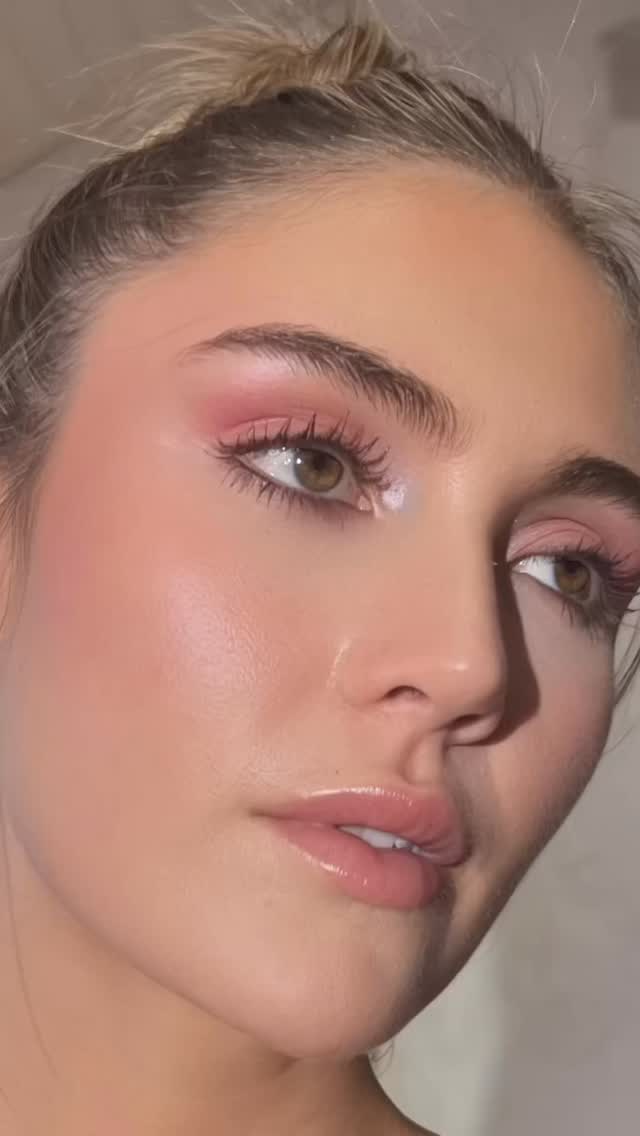 ðð
±ð
»ððð
· ð
·ð
Ÿððð
ðž #bts from my recent shoot for Glasses Direct, showcasing their new âÊáŽÉŽáŽ¡áŽÊ áŽáŽÊÊáŽáŽáŽÉªáŽÉŽâ
ðšLaunching 9th Septðš
âšHow amazing is that ð©ðððð+ð¯ðððððððð ðªðððð?âš
ð« And yes, I can confirm itâs my fav Pat McGrath Labs âðºðððððð ðºððð ð¯ððððððððððð ð»ðððâ mixed with my bespoke liquid blush creation (DM for recipe)ð
#nikkimakeupandhair #makeupartist #photoshoot #hairstylist #blushhour #glassesdirect #makeupartistworld #editorialmakeup #fashionmakeup #londonmakeupartist