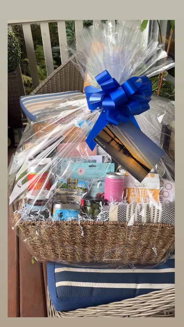 The Ultimate Celebration Gift Basket is on its way out today.
Packed with local gourmet treats, plus a few home essentials. The perfect thank you or welcome home gift 🎁.
#GiftBasket #HousewarmingGift #ClosingGift #SupportLocal