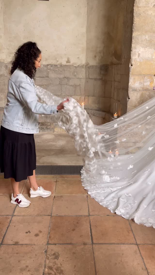 The moment vs the photos 😍😍😍
Shoot team:
@eden.workshop
@safrinasmithphotography
@blackfriarspriory
@thetwohummingbirds
@rosariaflowers
@virginiasvintagehire
@notes.studio
@lemaire_cakes
@whatahost
@lavellebridalcouture
@laurengoslinghair
@jessicaleymakeup
@botiasaccessories
@fableandfabled
@dyfedmenswear
@the.vanclan
•
•
•
•
•
#bride #wedding #weddinginspo #dandolondonbride #dandolondonweddingdress #weddingdress #princessweddingdress #laceweddingdress #longsleeveweddingdress