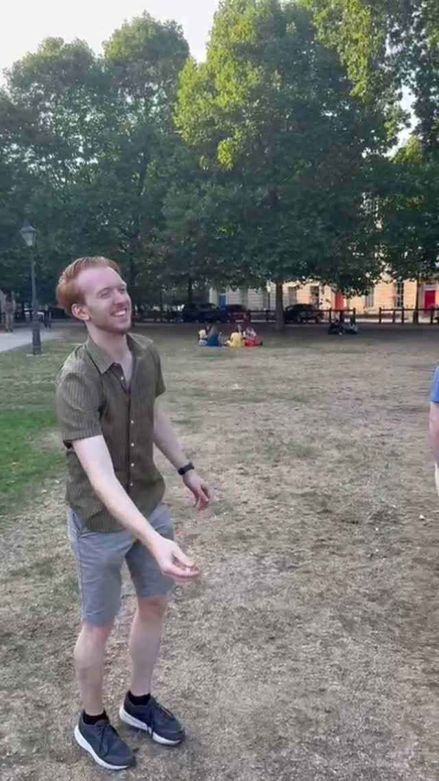 When the people walking past cheer you on ๐
#dyeislife #beerdie #dye #sports #drinking #games #university #students #socials #unisocials #drinkinggames #freshers #beerpong #beer #events #stag-do #summer #outdoorgames