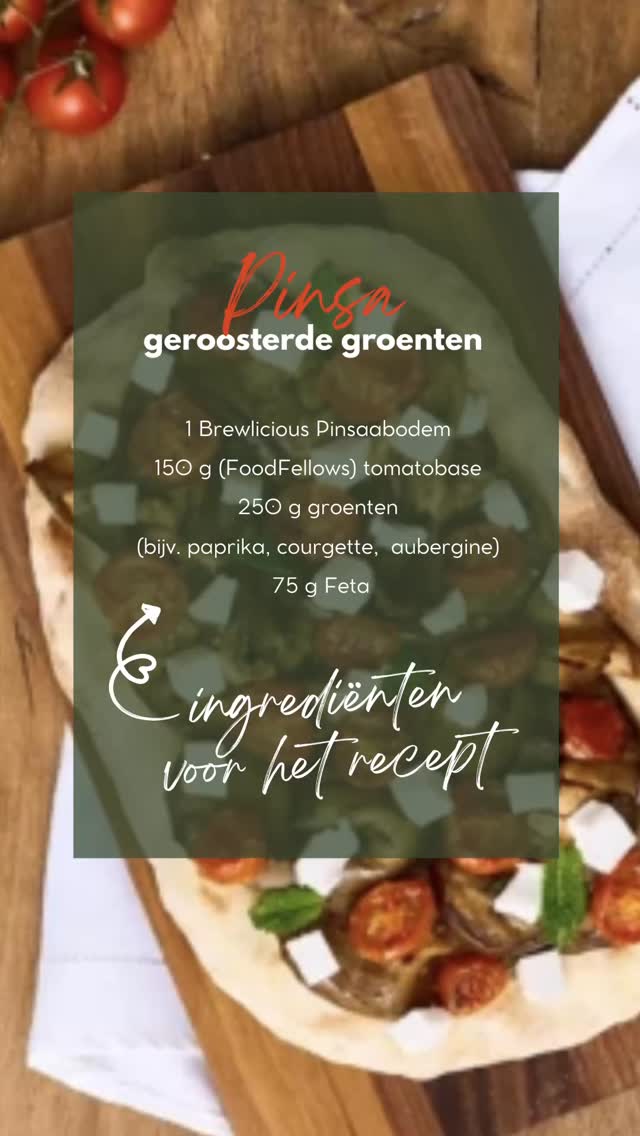 🍴VERSPILLINGSVRIJE WEEK 🍆🫑🍅🧄🧅
RECEPT VOOR PINSA GEROOSTERDE GROENTE
TIJD: 25 MIN
INGREDIËNTEN
- 1 Brewlicious Pinsaabodem
- 150 g (FoodFellows) tomatobase
- 250 g groenten (bijv. paprika, courgette, aubergine)
- 75 g feta
BEREIDINGSWIJZE
- Verwarm de oven voor op 200 °C
- Snijd de groenten in hapklare stukken.
- Meng ze met olijfolie, zout en peper
- Spreid uit op een bakplaat en rooster ±15 minuten tot ze goudbruin en zacht zijn
- Besmeer de Pinsa bodem met de Tomatobase Verdeel de geroosterde groenten erover
- Verkruimel de feta bovenop
- Plaats de Pinsa nog ±8-10 minuten in de oven
SMULLEN MAAR!