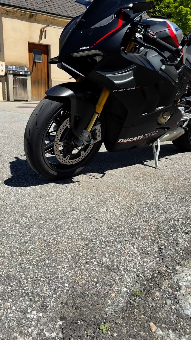 Die drei Musketiere 🏍️🏍️🏍️ @iam_sebi @bisantisio @marco_strub_official #rider #aprilia #ducati #friends @apriliav60club @apriliaracer.tr @apriliaddict