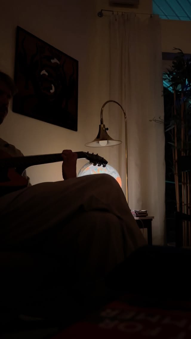 And the moon is rising once again and we all feel like champions🏆🌈
Mary our night be filled with music, magic and abundance🌟
Peace to you, love to you🌹🪄
You’re a champion ✨🍾
Well done today!
Now marinate in your wildest dreams🌗