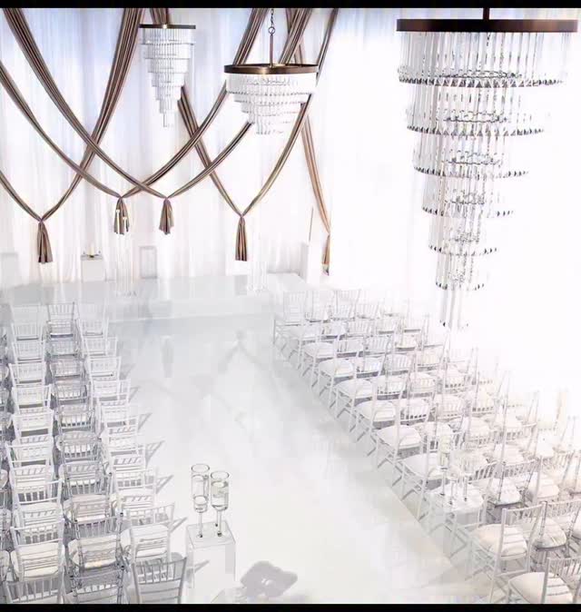 I am OBSESSED with this stunning wedding ceremony decor! Sometimes less really is more 🤍
Decor - @toriwilliamsevents
#toriwilliamsevents #toriwilliams #luxuryevents #luxurydecor #eventproduction #eventproduction #weddings #weddingceremony #weddingceremonydecor