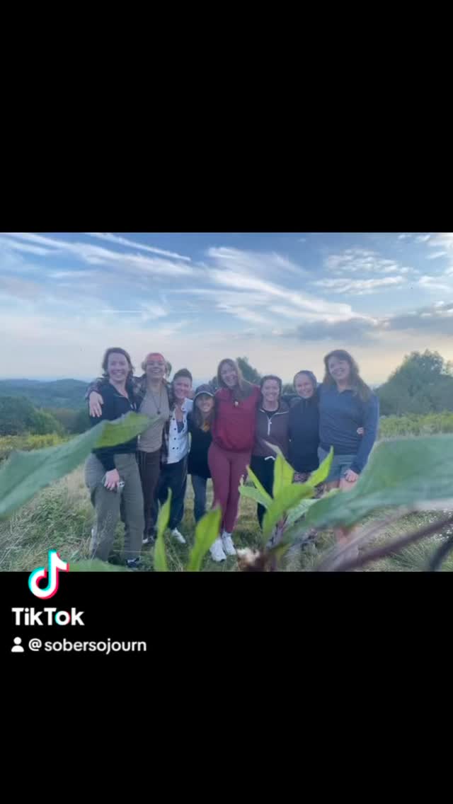 Hike & Yoga on the Blue Ridge Mountains🌞🌈🦋✨🍀 So lucky to have Rachel @lovelylilrae as our instructor. Her style and energy is incredible ♥️ Thank y’all for coming out! New people and folks who have been with us since we first started! I read recently “You still haven’t met all the people who are going to love you.” That’s true y’all. There are so many wonderful like minded people out there. Just be your most authentic self and they will find you #🧿
And no worries or FOMO if you missed this adventure. There are many more to come! 🗺️
@fizzandbeats next Saturday! Wish me luck! 🥥🪩🤩
#boonenc #sobercommunity #sobertravel #alcoholfreelife #sobercurious #sobersojourn