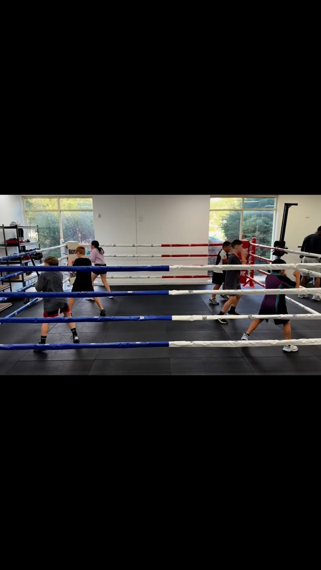 They don’t see it yet, but in a few years these kids are going to be absolute weapons.
#boxinglife
#futurechampions
#youngguns
#fightgame
#boxingtraining
#boxingkids
#boxingfamily
#InstinctBoxing
#hardworkpaysoff
#nextgeneration