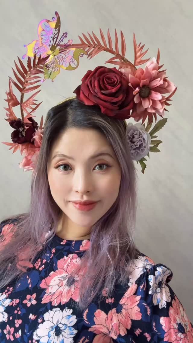 🌸✨ Excited to unveil Angel Wong’s collection! Each piece is inspired by the beauty of nature, bringing vibrant colors and intricate designs to life. 🌼💖
Every day at work feels like a joyful journey, surrounded by these stunning floral motifs. 🌺 Let’s embrace the beauty around us and elevate our spirits!
Check out the collection and find the perfect piece to brighten your day! 💐🌟 #AngelWong #NewCollection #FloralDesigns #JoyfulLiving
#millinery #kentuckyderbyhats #royalascot #hats #derbyhats #headpiece #fascinators #hatdesigner #hatsinisolation #milliner
#fascinator #headpiece #hatsinisolation #wedding #bespoke #millinerycouture #motherofthebride #melbournecup #cocktailhat #angelwongimage #angelwongmillinery #angelwong #ontrackontrend #hatoftheday #hairacceessories