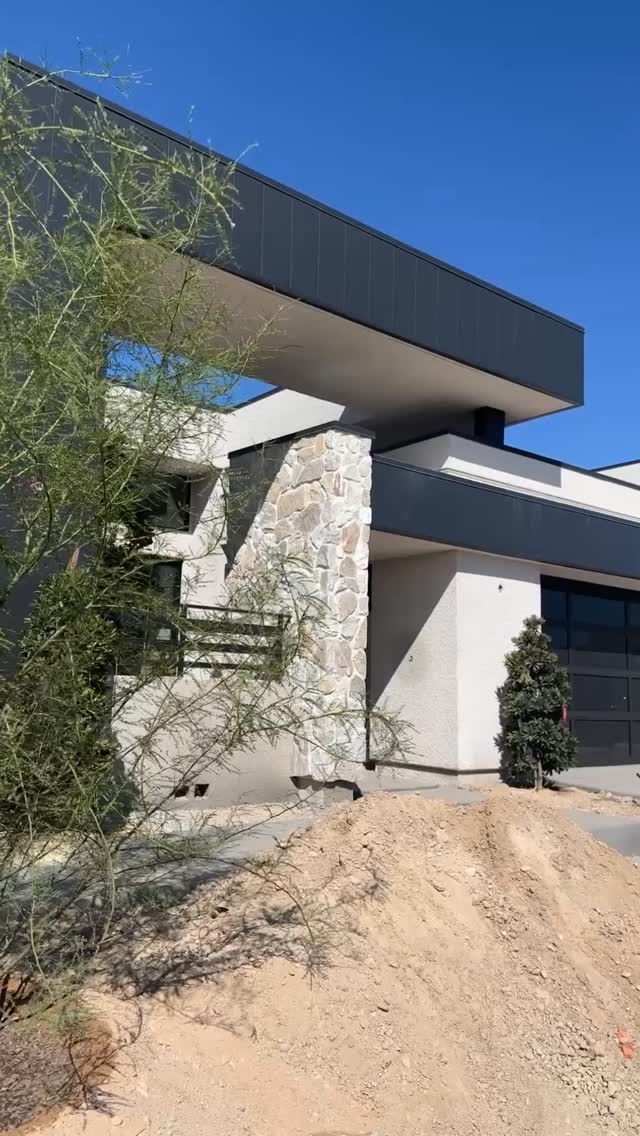 A look into our latest half-acre custom 🔥 #theestatesatlonemountain
Under Contract// The Virga plan - lot 1
#lasvegashomesforsale #lasvegashomes #lasvegasrealestate #luxuryhomes #luxurylistinglasvegas #lasvegasnevada