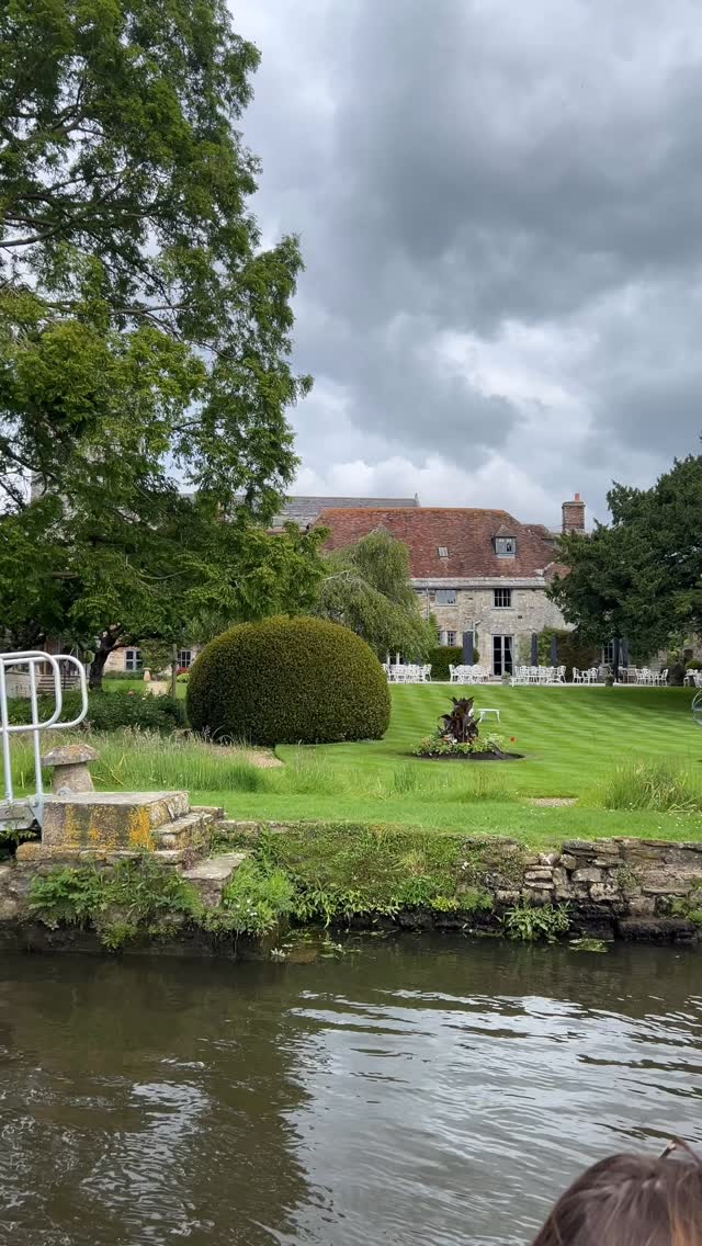 Is there a better way to arrive at @thepriorywareham?
#NewWaveClub #MembershipBoating #Dorset #thepriorywareham