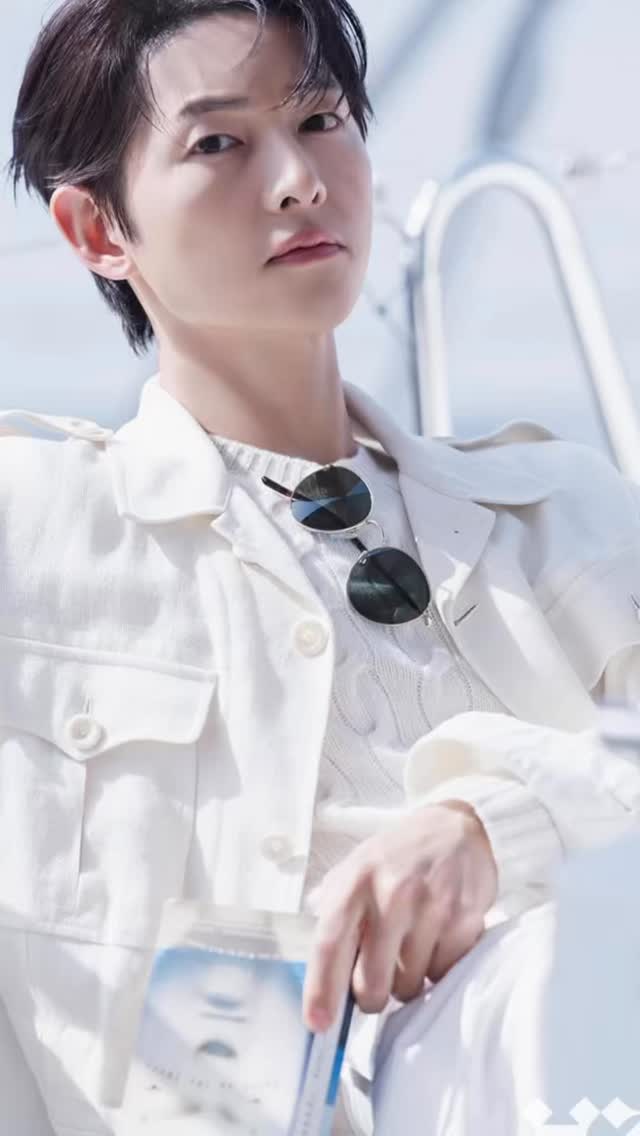 This one’s for @hi_songjoongki
#descendantsofthesun #vincenzo #yooshijin #mykdelululand #kdramas #kdrama #parkminyoung #songkang #songhyekyo #parkseojoon #ʟᴇᴇᴍɪɴʜᴏ #rebornrich #arthdalchronicles #kpopdemonhunters #queenoftears #kimsoohyun #jichangwook #welcometosamdalri #whenthephonerings #kimwoobin #bts #kpop #fictionalbykhloerose #ifallinlovewithboysiseeonmytvscreen #leedongwook #parkbogum #startup #namjoohyuk #fightformyway #whatswrongwithsecretarykim