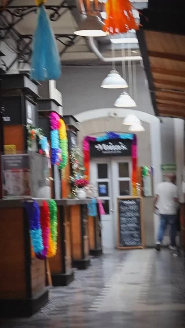 Llegaste con amigos, celebraste tu cumple, tuviste tu primera cita… y después volviste con tu familia.
Gracias por hacer de cada momento algo especial y por seguir compartiendo tu historia con nosotros.
Hoy también es nuestro turno de evolucionar: nueva imagen, el mismo corazón. 🤍