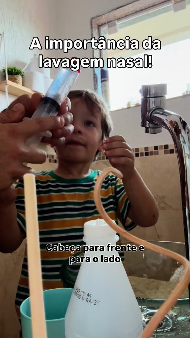 A lavagem nasal é uma prática simples, mas extremamente eficaz na promoção da saúde respiratória das crianças! Não confie em quem não apoia a lavagem nasal #drthiagoribeirodealmeida #nariz #brooklin #lavagemnasalcomsorofisiológico #lavagemnasalemcrianças