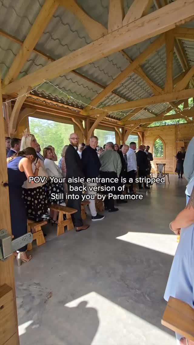 a firm favourite this year for our aisle entrances
🎶 still into you by @paramore
📍 @thehiddenhivetipis
#paramore #stillintoyou #alternativewedding #altwedding #elderemo #weddingsinger #weddingsongs