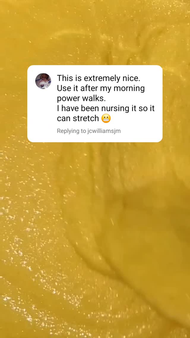 Cyaahpit, Luk pon niceness!
Remove dedd skin, fade dark spat and smooth out di face, elbo an di knee cup.
Weh yaah wait pon, eeh?
#foryouskinbar #jamaicanskincare #foryoubabes #naturalglow ##truglowscrub #melaninskincare #darkspotcorrector #hyperpigmentationhelp