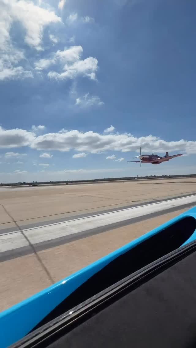 Quem vence esse duelo de grandes máquinas?
#aviation #aviationlovers #reels #cars #luxury #running