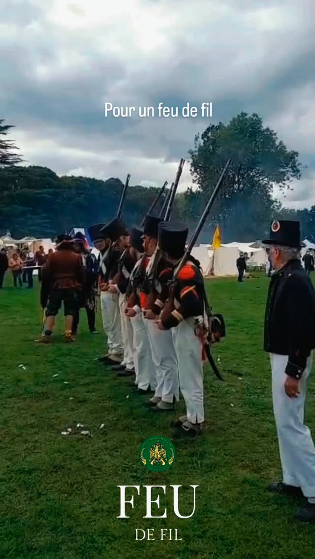 Lors de notre venue à #Amboise nous avons réalisé un feu de file sans incident. Nous tenons à remercier l'organisation pour leur accueil. Il s'agissait de notre première fois #auxrevueshistorique
Edit : erreur d'orthographes : filE pas fil.
#reenactment #Napoléon #grandearmee #sailor #history