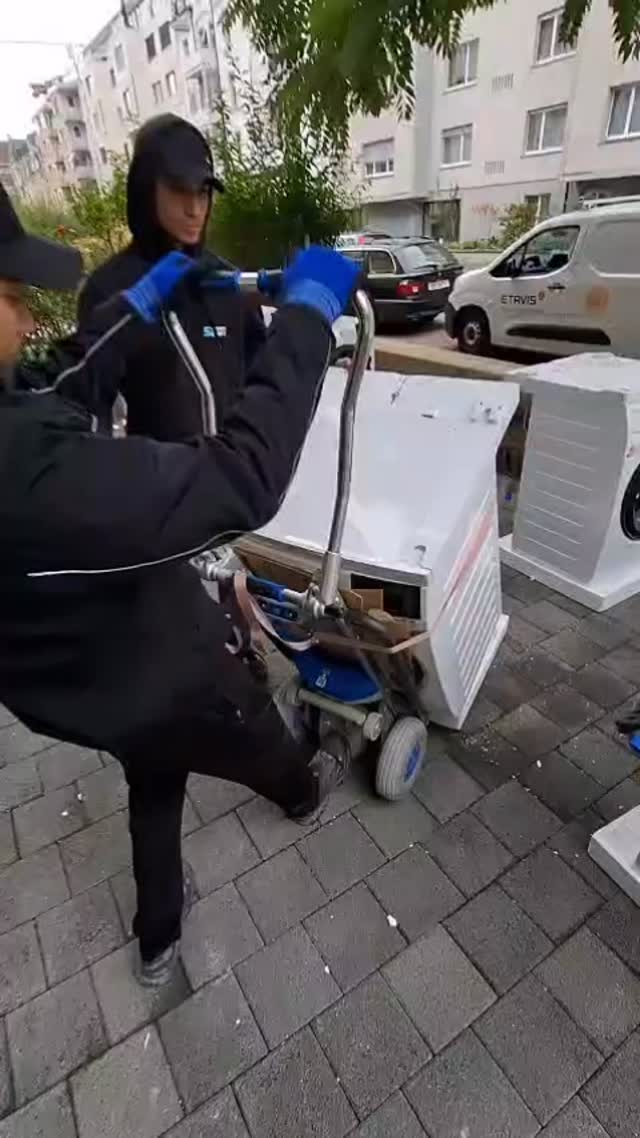 Wir sind auch Wendeltreppen Experten! #schwerkraft#objektbau#waschmaschine