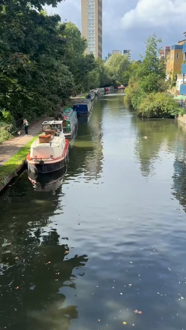Need a lift? MV Zulu’s got the muscle. We tow a range of vessels — get in touch for a quote 😎
#londonboaters #widebeamboats #narrowboatlife