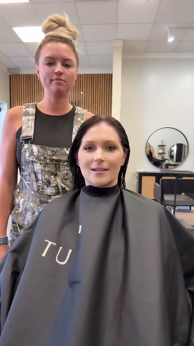 You better drop to your knees and bark if you want it!!!
Or tip well both appreciated here at Bhaute.
Big transformation for my girl @heyitslaurennn_ happy early birthday my girl… hope you have the mush fun on the dark side!
#bhautesalon #colleyvilletx #colleyvillesalon #dfwhairstylist