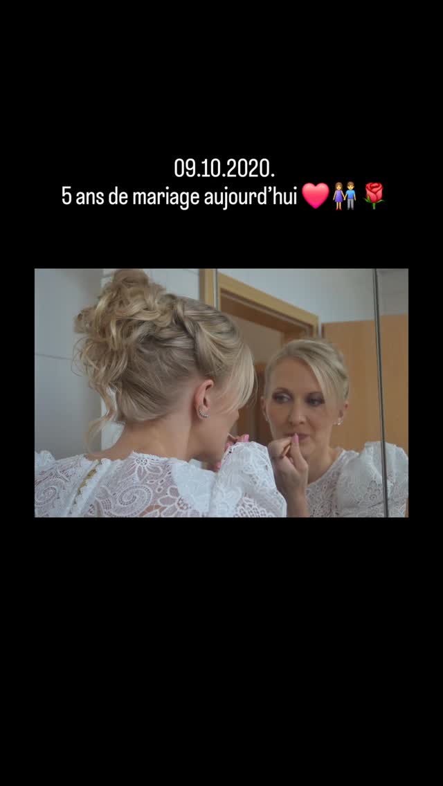 💍 5 ans plus tard, je valide notre oui 🤍🌹
À l’époque, j’aimais l’idée d’être l’éternelle fiancée.
Pas par peur de l’engagement — au contraire. 💫
Simplement parce que je trouvais le mariage trop conventionnel, presque superflu quand on se sent déjà comblée. 🌷
@francis_eb80 Tu m’as toujours tellement remplie d’amour ❤️
Je me suis toujours sentie profondément choisie,
aimée sans condition, sans besoin d’un “papier” pour le prouver ou me sentir en sécurité. 💛🌸
Et pourtant, ce “oui”…
Ce petit mot simple a ancré tout ce que nous vivions déjà. 🌿
5 ans plus tard (et 11 ans et demi d’amour 🫶❤️),
je ne peux que valider notre engagement. 💍
Ensemble, on a déjà parcouru une belle partie du monde 🌎✈️
…mais le plus beau voyage reste celui qu’on vit à deux, jour après jour. 🌅💞
Merci @Francis 🤍🌹
pour ton amour, ta tendresse, ton humour,
et cette façon unique de me rappeler chaque jour
à quel point aimer peut être simple, doux et solide. 💕✨
From this moment on… 🎶🌸💫
#5AnsDeMariage #LoveStory #AmourConscient #CoupleÉquilibré #Gratitude #FitLeaderProLife #MariageCivil #CoupleGoals #VoyageIntérieur #11AnsDAmour ❤️🌍💍
