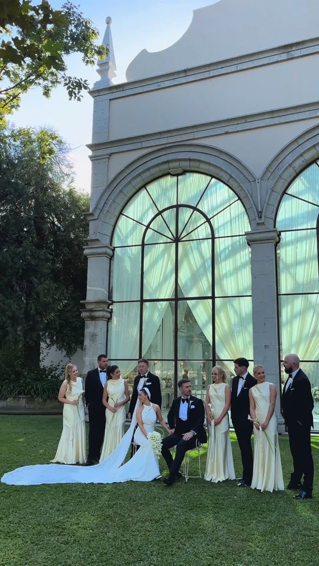 HELEN & DANIEL
28.09.25
🤍
Part two of this incredible wedding day ✨
From cocktails & dancing on the water, an absolutely stunning sunset and the most spectacular cake cutting moment ever - this wedding had it all! Definitely one for the memory books 💫
Planner - @veil_veu
Venue - @solardalevada_lagodoscisnes
Photography - @moisessoaresw_photographer
Dresses - @evalendel @madewithlovebridal
Suits - @whitfieldandward
Bride Makeup - @kiimmiki
Bride Hair - @beckibeavanhair @hayleyboothmakeup
Content creator - @forevermorecontent
Bridesmaids makeup - @bloomsalonuk
DJ - @cloudninept
Florist - @vilaverdeemflor
Car - @amaresclassicos