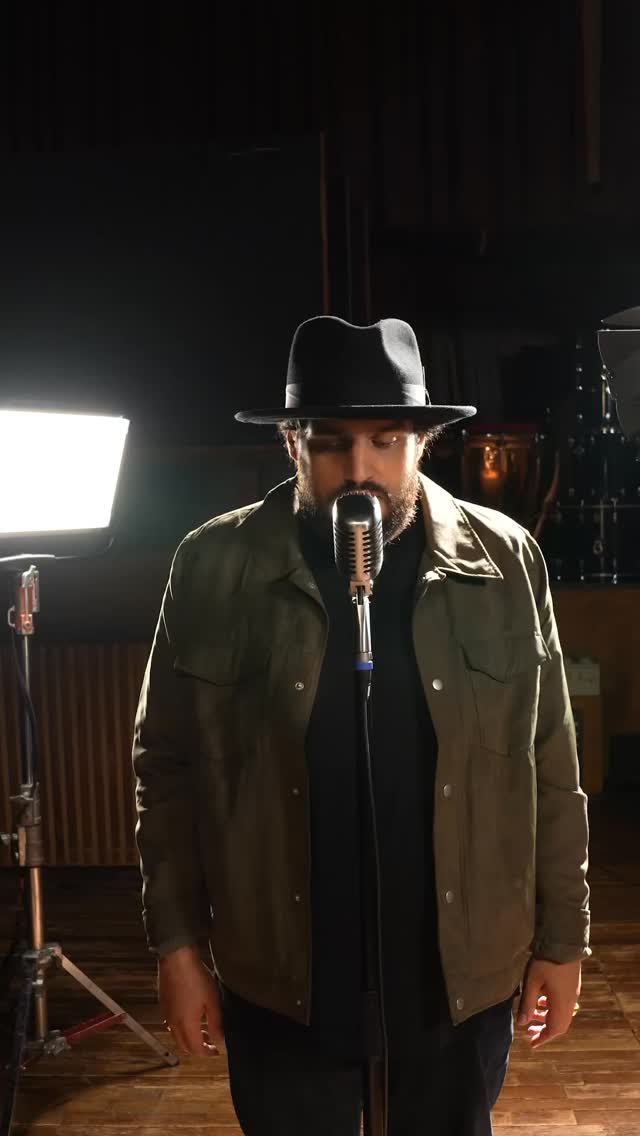 Merci à @victorpablo__ , ambassadeur de la campagne TV de notre partenaire, le fonds de dotation @dapatfdd !
Avec son single « S.O.S », Victor Pablo rend hommage à toutes les femmes victimes de violences. ✨
Un titre engagé, pour toutes les associations qui se battent au quotidien pour faire entendre la voix de celles qui vivent une grande détresse. 💛
🎁 Concours : à l’occasion de la sortie du clip, tenté de gagner 2 places pour le concert de Victor Pablo le 24/11 au Théâtre de Passy !
👉 Pour participer, c’est simple :
Likez, commentez et repartagez ce post en story, 5 d’entre vous seront sélectionné et contacté en MP !
Ensemble, faisons résonner leurs voix et portons leurs histoires plus loin. ✊
#VictorPablo #Dapat #Ambassadeur #Association #Femmes #MusiqueEngagée #Solidarité #agency