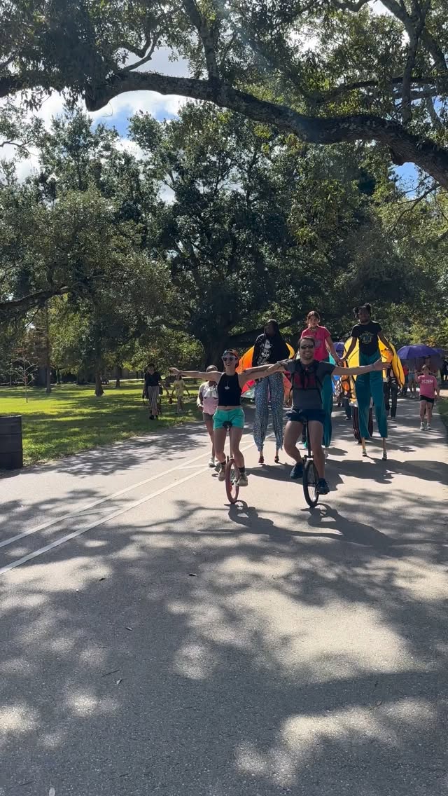 2️⃣WEEKS AWAY 🎭🎃👻- “Where Mardi Gras meets Halloween”
.
The Umbrella Walk & Gumbo Gras is almost here and you can already smell the deliciousness in the air!!
.
The weather is getting cooler and the holiday excitement is in the air!
.
Save the date and get your taste buds ready for the best gumbo cook off and Second Line in the city!
.
100% of the proceeds donated support:
@mcs_nola
@splitsecondfoundation
@krewedecamp
@manningchildrens
@up21foundation
.
Make sure to come out with your friends and family to enjoy beautiful Audubon Park the amazing festivities planned for this special event!
.
Did your tickets online while they last!
#GumboCookoff #Gumbo #Competition #NewOrleans #Nola #MardiGras #RideTheParty #Family #Community #PayItForward #TucksFoundation #Charity #Charitable #love