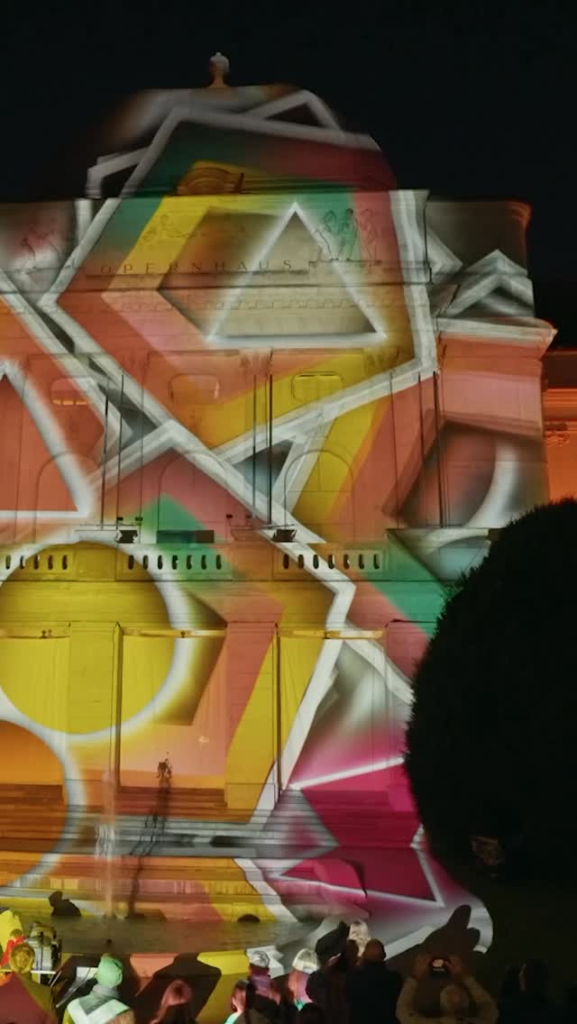 🎉 Doku 10 Jahre Klanglicht
🎥 Behind the Scenes
💡 Team + Technik = beeindruckende Bilder
#gekafilm #dokumentation #klanglicht #klanglichtgraz #behindthescenes #filmcrew