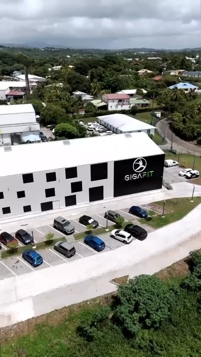 A new fitness experience has arrived in La Martinica 🇲🇶
A high-end concept that blends design, innovation, and performance into one extraordinary space @gigafit.lamentin
100% 🄵🄸🅃🄽🄴🅂🅂
100% 🄿🅁🄴🄼🄸🅄🄼
100% 🄿🄰🅅🄸🅵🅻🅴🆇
#PaviFLEX #PremiumFitness #LaMartinica #GymDesign #InnovationInMotion #PerformanceFlooring #LuxuryFitness