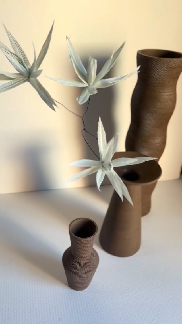 B R O W N I E
#miloscollection #ceramic #terra #terracotta #vases #styling #brown #brownie #ceramicart #instaart #instastyle #faenza #ceramica