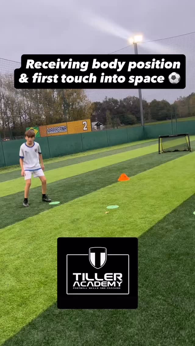 Refining receiving skills & developing good habits to take the ball on the move into the space off one touch. Get involved in our 1:1 training. DM for availability 😊⚽️ #tilleracademy #121footballcoaching #youthdevelopment #footballcoaching #footballcoach #surrey