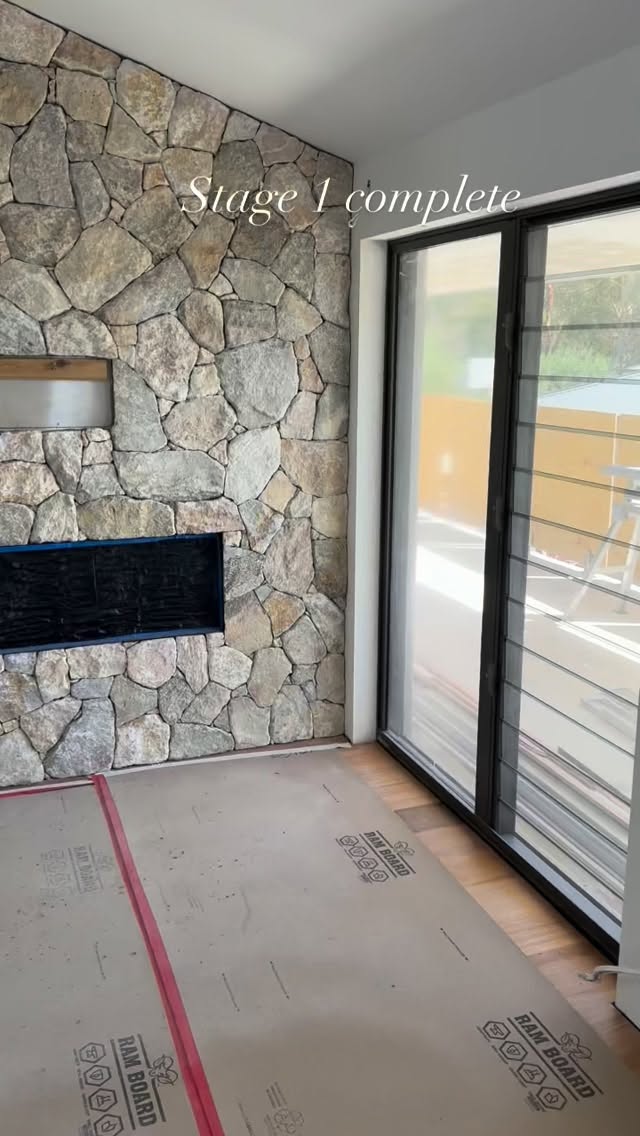 Stage 1 complete. Now we move outside for the front entry
#Fireplace #stone #stonecladding #stonemasonry #newcastle #newcastlebuilders #design #modern #newhouse