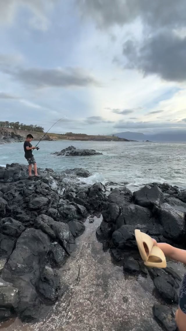 Aloha Friday from the crew 🎣 Wishing you all tight lines and a blessed weekend 🤙🏽
#MauiFlyCo #Hawaii #BuiltToProvide #MFC
