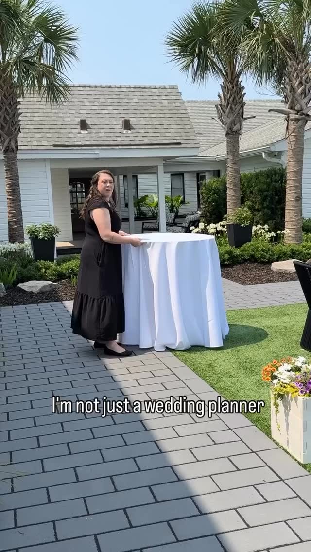 I'm not just a wedding planner! I'm a hype girl, a seamstress, the decorator, the girl keeping everyone on track. 💁🏻♀️