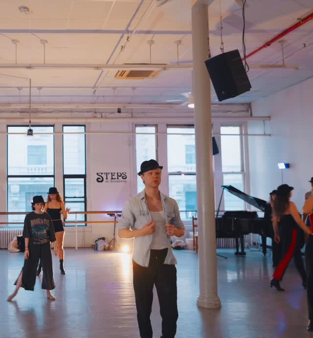 Thank you @courtdarlingt0n for an amazing class! š
š¶: @oliviadeano
š§ : @courtdarlingt0n
š„: @jacob.hiss
*I do not own the rights to this music*