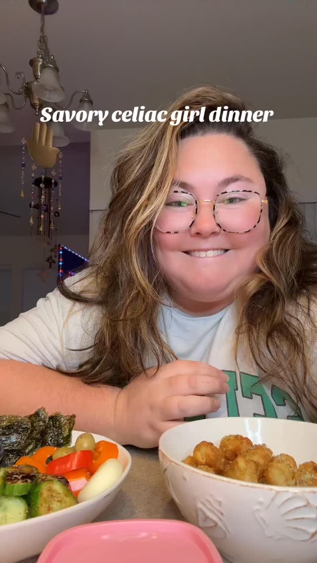 Eeekkk! Iām finally doing it! For the longest time I really wanted to post food that I eat on the Internet lol and I know that seems so silly because so many people do it, but honestly, everybody has an opinion when itās a fat girl eating on the Internet! If the word fat bothers you, I wanna remind you that thatās your work to do. As a girly with multiple chronic illnesses when I eat, my focus is on protein and eating a diverse colorful amount of food this way Iām getting in my fiber and vitamins, minerals nutrients that I absolutely need to help with chronic inflammation šš
Do you want to see more of this type of content? Is this helpful?
#eoe #celiacdisease #chronicillnessawareness #cirs