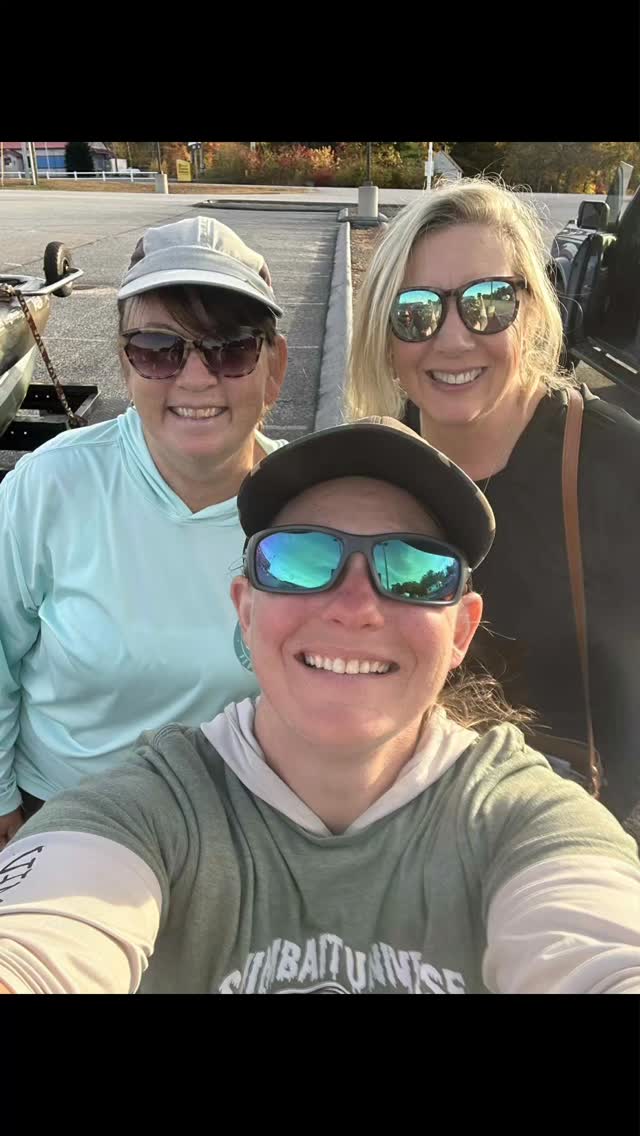 Such a fun Sunday fishing with these amazing ladies! @reelfinatic and @badbasscasts A day full of laughs and beautiful bass!!!
π£ππ₯
#fishingobsession #fishnh #fishlove #womenwhofish #kayakfishing #bassfishing #newhampshireoutdoors #hobiefishing #ladyangler #ladiesslay #largemouthbass #getoutandplay #newhampshirelakes