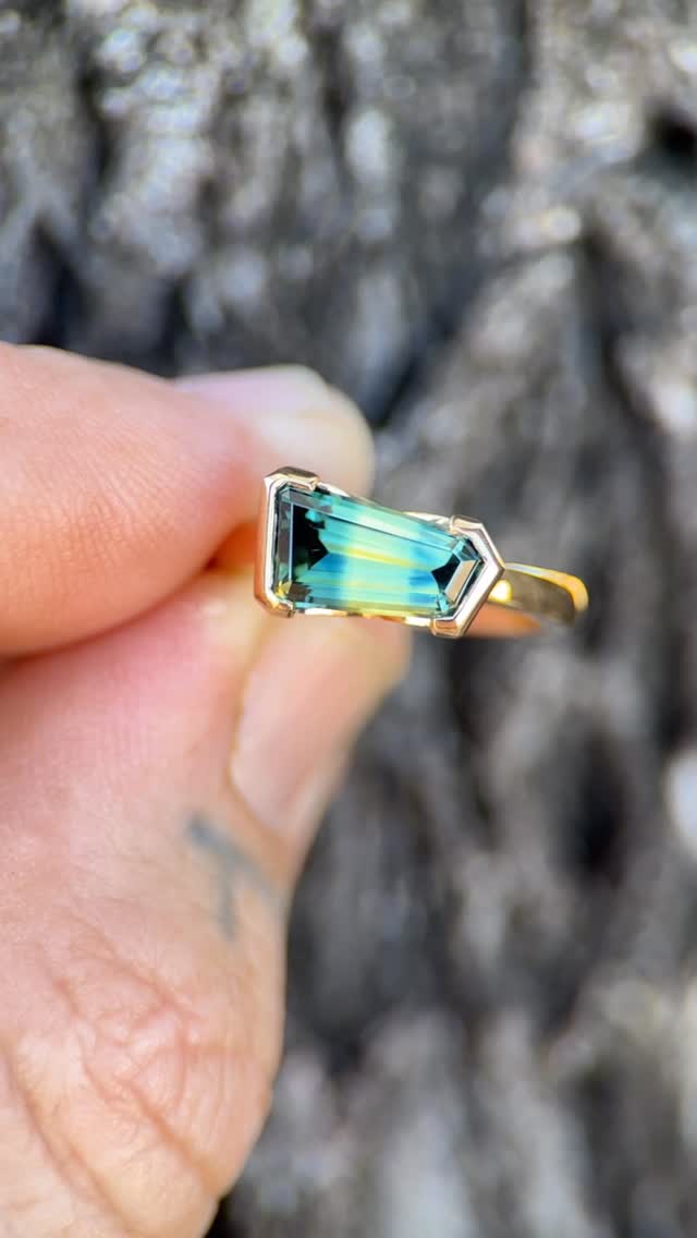 One of our favourite Bespoke engagement rings!
Handmade in 18k yellow gold this east to west design features an outstanding natural Australian tricolour parti sapphire with incredible ombré blue ends that are enhanced by the vibrant yellow centre.
It is always special working with one-off cut and coloured sapphires knowing that each piece we make and the stones used will never be reproduced!
To view our available Sapphires, Fine Hand-made jewellery and Designs - DM, email sales@thehouseoffacets.com.au or visit our website to book an online or in-studio appointment today.
#australiansapphire #partisapphire #sapphirering #engagementring #bespokering #australiansapphire #jewellerydesigns #australianjeweller #australianjewellery #australianjewellerydesigner #sydneyjeweller #melbournejeweller #brisbanejeweller #naturalsapphire #ringsofinstagram #unheatedsapphire #oneofakind #finejewelry #handmadejewellery