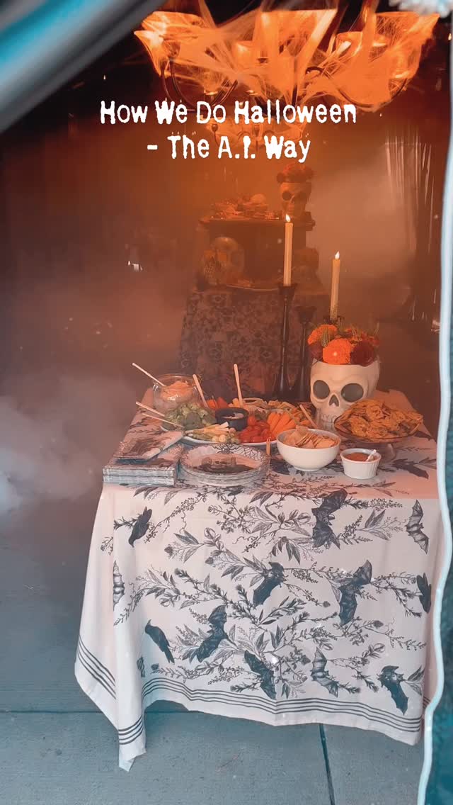 Halloween Eve at Skelly Manor, equal parts eerie and elegant.
Good food, good friends, and a little bit of mischief. Still not over it! 🖤
#livableluxury #angelairelandinteriors #aiinteriors #denverinteriordesign