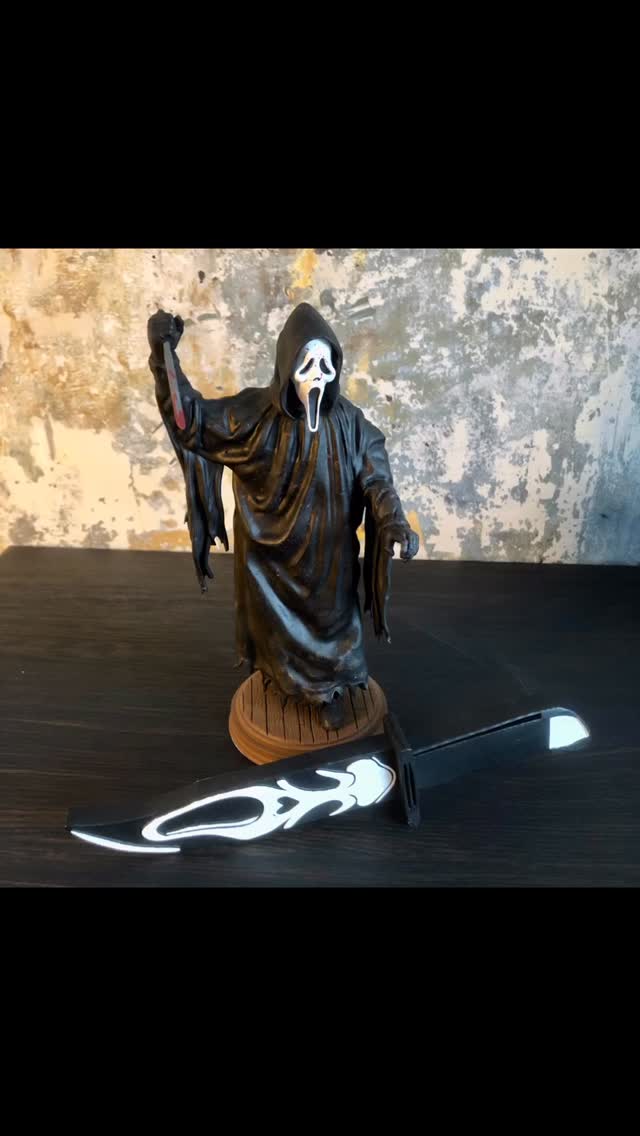 😱 “What’s your favourite scary movie?” 🎬
Our Ghostface is back — and this time, he’s handmade in glorious 8K resin detail!
This creepy-cool collectible comes with a FREE novelty knife (don’t worry, it’s all for show… mostly 👀).
Perfect for horror fans, movie buffs, or anyone who just loves a little fright with their decor.
🖤 Handmade by The Gift Burrow
💰 £60 — get yours before he disappears into the shadows!
🎥 Check out the video to see this killer piece up close.
#Ghostface #Scream #HorrorFans #TheGiftBurrow #3DPrintArt #HorrorCollectibles #MovieMerch #HalloweenVibes #HorrorCommunity