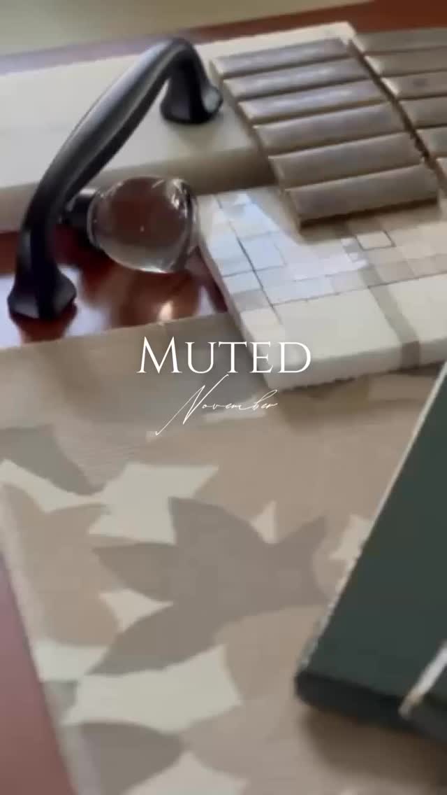 As the foliage fades, and we move into the next season, we might notice, that beauty also lies in subtle earthy tones. Pairing soft hues of cream and tan with a rich evergreen color and a warm wood will create a contrast, that evokes a peaceful feeling.
#riinteriordesigner