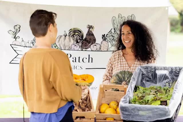 Nidia at @thepatchorganics has our mushrooms on her stall today. So be sure to get to the @bellingenfarmersmarket early to grab a box before they sell out 🍄🟫 x
