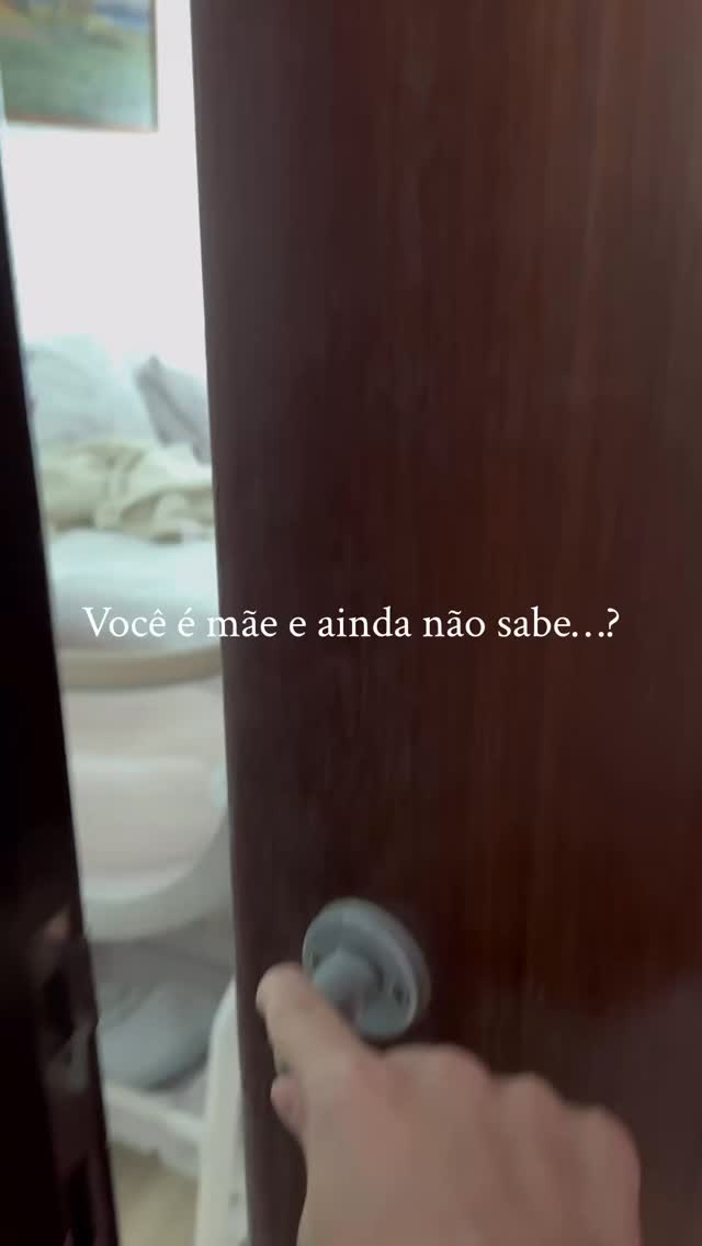 Esse vídeo não tem o intuito de atacar ou diminuir as pessoas que produzem conteúdos sobre maternidade.
Ele é, na verdade, como uma carta aberta um desabafo que representa muitas pacientes que atendo e amigas com quem converso, que às vezes se sentem sobrecarregadas com tanta informação.
Quero trazer uma reflexão: você é autoresponsável por isso. É importante se responsabilizar e filtrar a quantidade de conteúdo que consome, as pessoas que escolhe seguir, porque tudo isso impacta diretamente na sua sobrecarga mental.
Hoje em dia, vivemos cercadas de informações, e é natural que isso nos canse e confunda.
Por isso, o poder está nas nossas mãos o poder de escolher, de pausar, de reduzir o consumo de informações e cuidar da nossa mente.
Se você já se sentiu assim, compartilhe esse vídeo e ajude mais pessoas a refletirem sobre isso.
#maternidadereal #maternidadeconsciente #psicologiamaterna #autocuidado