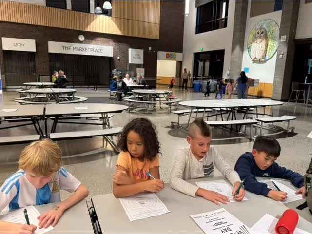 Tyler lead the #Bears in learning to stand tall and stay safe. They talked about personal bubbles, stranger safety, and all the ways we can protect ourselves β from confidence to cool protective gear! #SafetyFirst
#CubScouts #cubscoutlife
