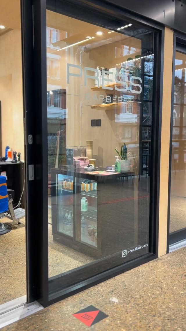 And the new sign is in!
Thanks to @ontheside_designs for the design
And @puck_studio for the install
#pressbarbers #barber #signs #smallbusiness #dalstonbarber #dalston