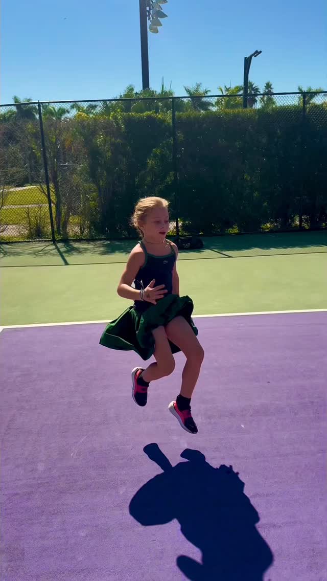🎾 TENNIS FITNESS TRAINING FOR KIDS
Building speed, coordination, and confidence from an early age — part of the Tennis Fitness by Duglas method.
Fun, dynamic, and tennis-specific workouts designed to help kids move better, stay strong, and enjoy the game.
💪 Train smart. Move fast. Play with passion.
👉 Learn more at www.tennisfitnessmiami.com
#tennisfitnessmiami #TennisFitnessByDuglas #KidsTennisTraining #JuniorTennis #TennisFitness #TennisMiami #TennisCoach #TennisKids #TennisDevelopment #TennisPerformance #SpeedAndAgility #TennisFootwork #YouthAthlete #FitnessForTennis #FunTraining #TennisMovement