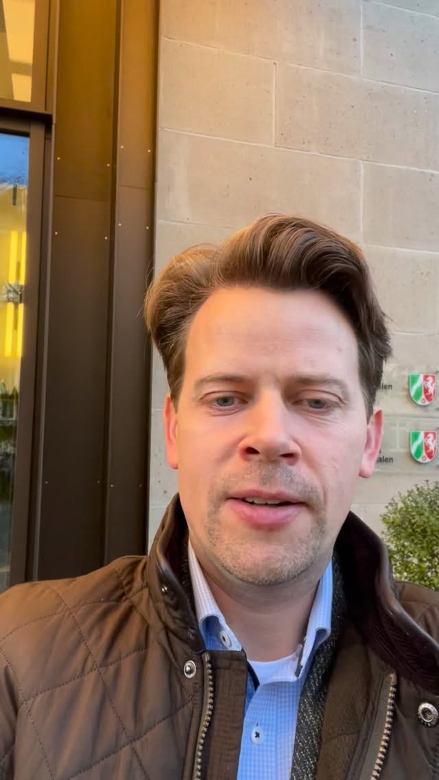 Heute war es Zeit Abschied zu nehmen! Nach knapp zwei Jahren habe ich die Staatskanzlei des Landes Nordrhein-Westfalen verlassen. Ich blicke auf eine spannende Zeit mit tollen Kolleginnen und Kollegen zurück!
Jetzt freue ich mich auf neue Herausforderungen als Landrat des Rheinisch-Bergischen Kreises! Am Montag geht’s los. Ich freue mich drauf! 🚀🤝🔥
#rheinischbergischerkreis #heimat #neueherausforderung
