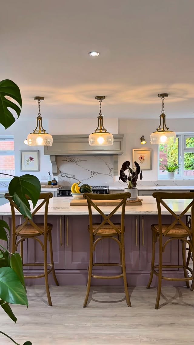 Introducing our Whaddon Project✨
Our beautiful, highly detailed quartz works perfectly with this client’s kitchen.
Have a project? Renovating? Simply looking for a refresh? Let’s talk…
📧 sales@thestoneco.uk
📞 01279 927096
📍4, London Rd, Bishop’s Stortford CM23 5ND
#thestonecompany #bishopsstortford #hertfordshire #essex #kent #cambridgeshire