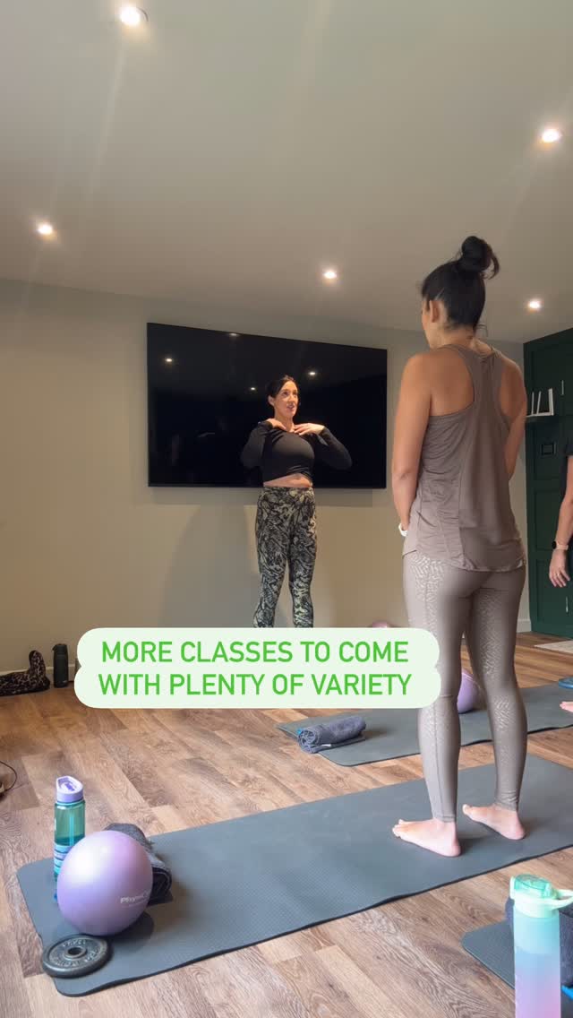 I like to be creative with Pilates and combine whole body functional movements into my classes too; considering how we move in daily life and what I find energising, challenging and relaxing all packed into one class.
Some new session times coming soon if you’re interested send me a message ✉️
#loughtonpilates #physiotherapy #clinicalpilates #loughtonmums